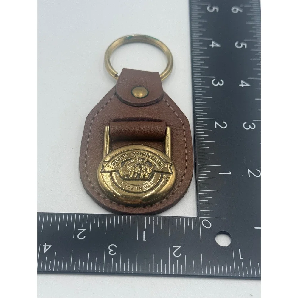 Stone Mountain Leather Keychain‎ Brown Pebbled Brass Medallion Made USA Vintage